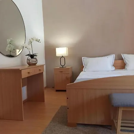 Family House Resnik, 2 Minutes Walk To Kaštela